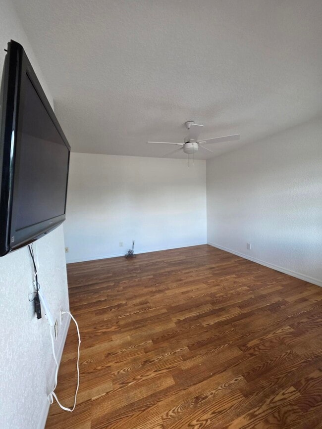 Foto del edificio - 201 S J St