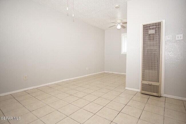 Foto del edificio - 3803 Tyler Ave