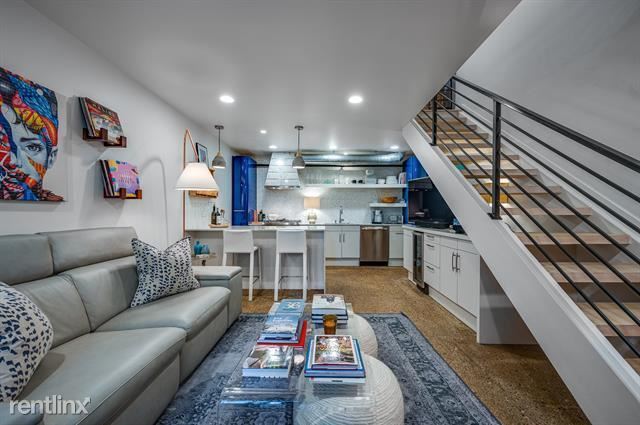 Foto principal - 1 br, 1 bath Condo - 2727 Hood St Apt 105