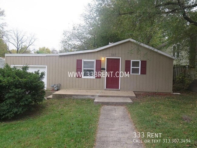 Building Photo - You'll find this cozy home in Waldo has th...