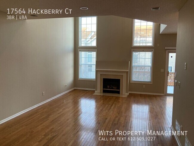 Foto del edificio - 17564 Hackberry Ct