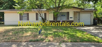 Building Photo - 2340 Beverly Dr
