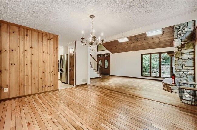 Building Photo - 570 Idlewood Dr NW