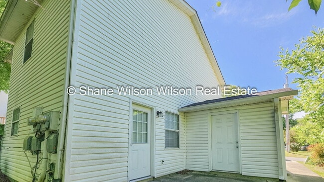 Photo - Cozy 2 Bedroom 1-1/2 Bath Duplex in Rossville.  Come View today!! Apartment