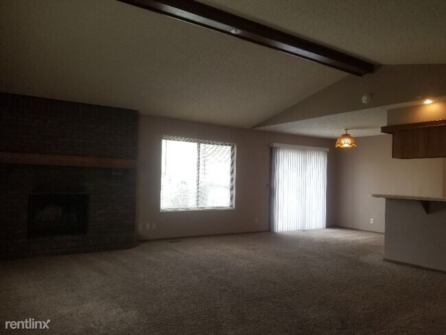 Foto del edificio - 2 br, 2 bath Townhome - 9142 Funston