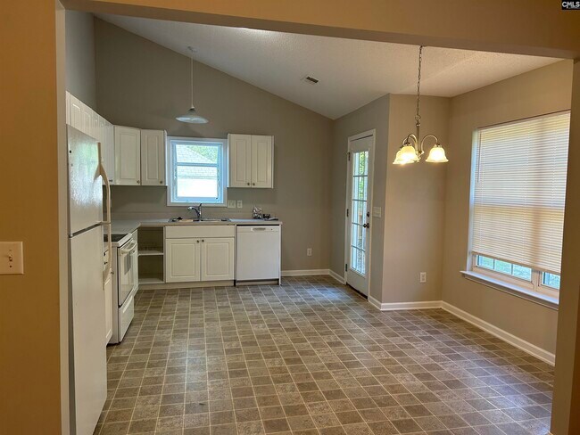 Building Photo - 187 Elm Creek Dr