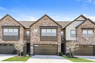 Building Photo - 5428 Sandstone Dr