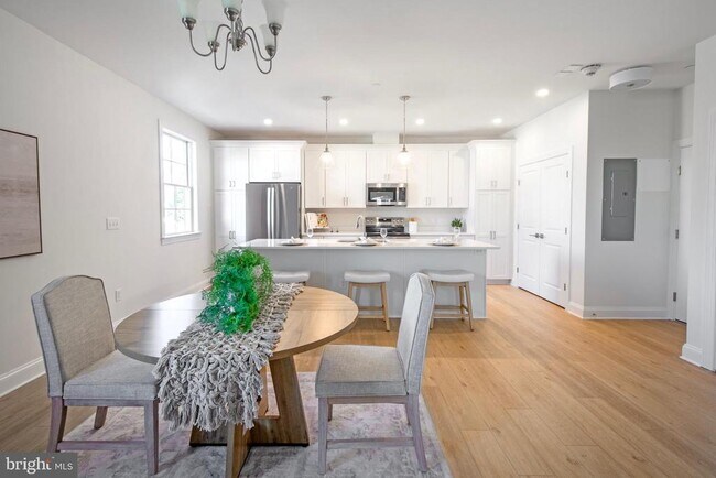 Foto del edificio - 123 S Washington St