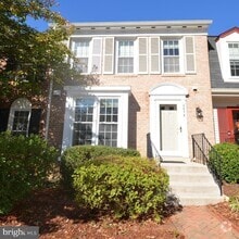Building Photo - 5676 Ridge View Dr