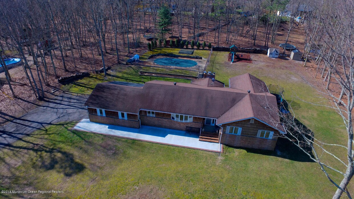 Primary Photo - 147 Hickory Rd