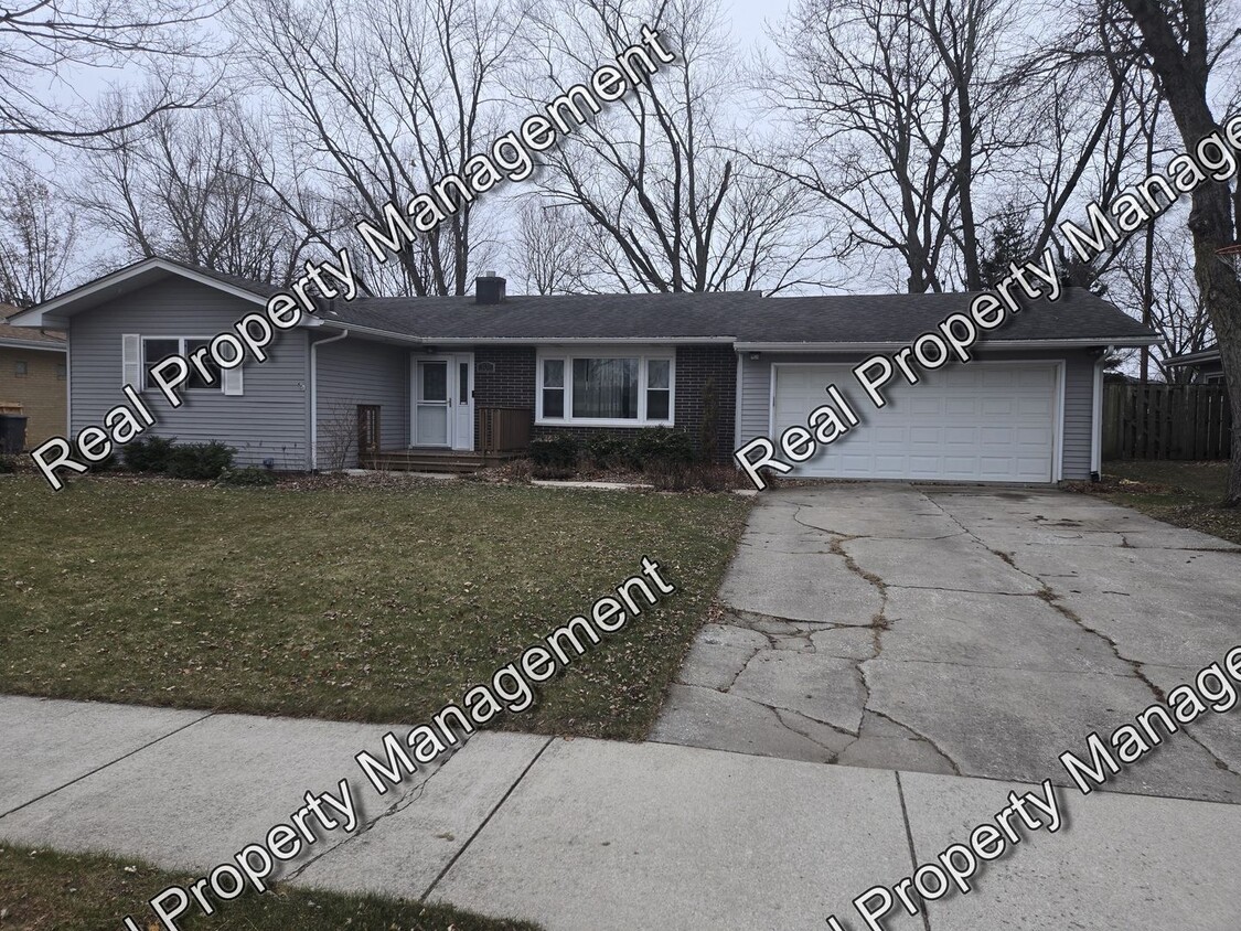 Primary Photo - Three Bedroom Crown Point Ranch