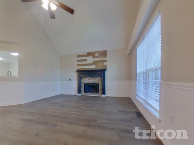 Building Photo - 304 Lafayette St