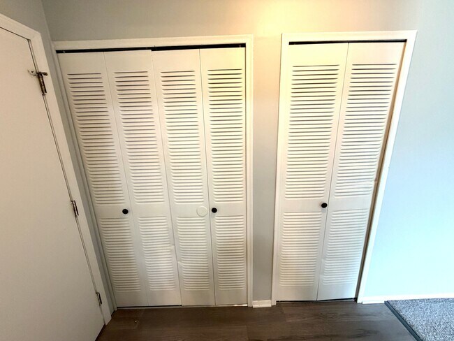 Foto del edificio - 21661 Hillside Dr