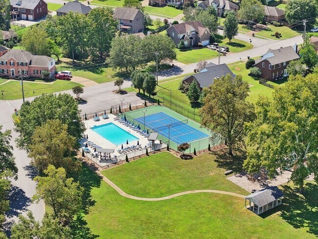 Foto del edificio - 2402 Brookstone Pl