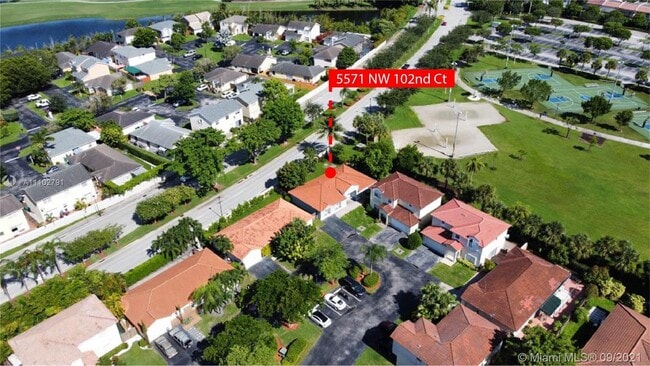 Foto del edificio - 5571 NW 102nd Ct