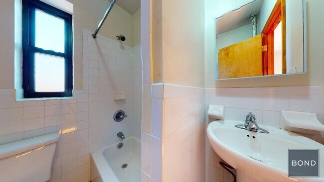 Foto del edificio - 328 E 14th St