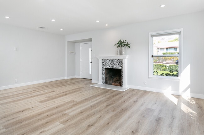 Building Photo - 3422 Community Ave