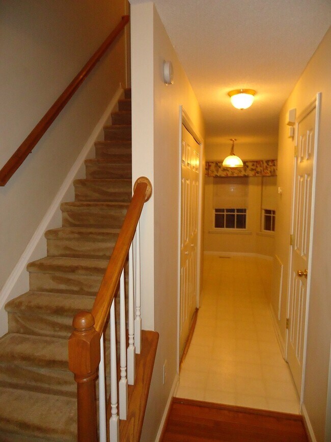 Foto del edificio - 2203 Oak Stream Ln