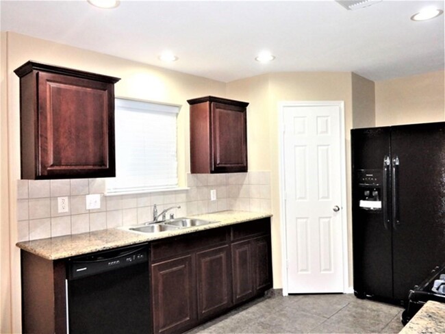 Foto del edificio - 6618 Seminole Lodge Ln
