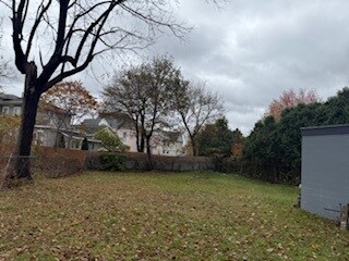 Building Photo - 633 W Onondaga St