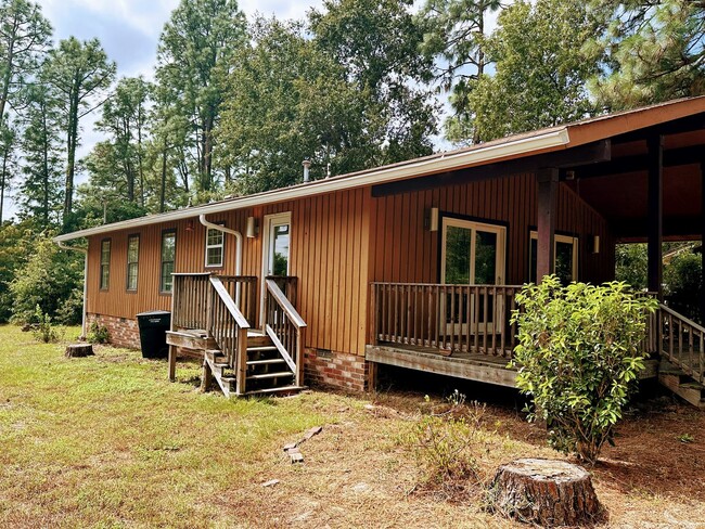 Building Photo - 2320 Travis Rd