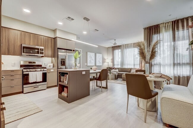 Building Photo - Griffis Platinum Triangle