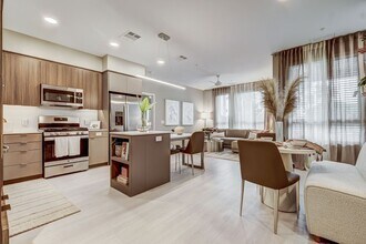 Building Photo - Griffis Platinum Triangle