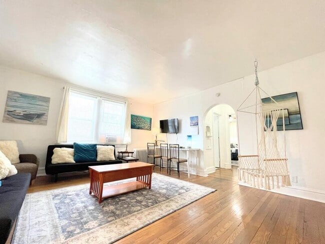 Building Photo - 6649 Berthold Ave