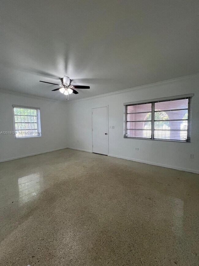 Foto del edificio - 301 NW 35th Ave