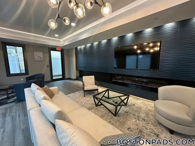 Foto del edificio - 656 Saratoga St