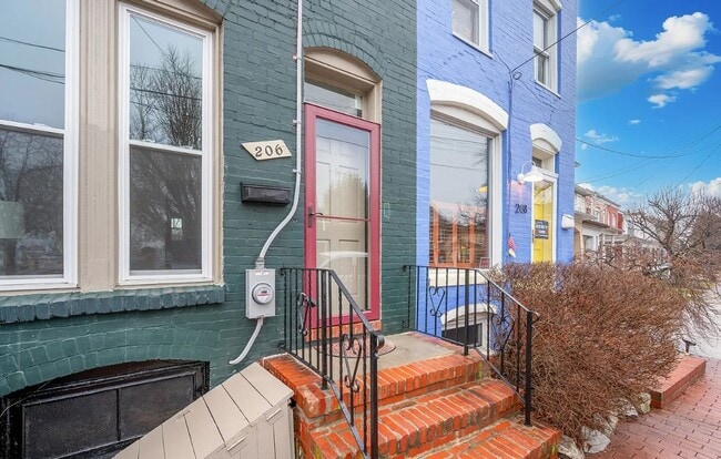 Building Photo - 206 Dill Ave