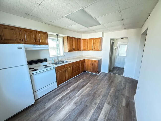 Photo - 122 W. Summit Street Apartment