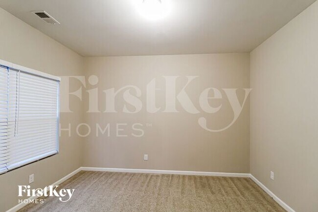 Building Photo - 153 Humphry Ct