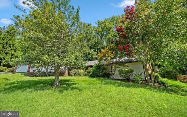 Foto del edificio - 225 Penny Ln