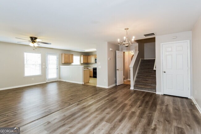 Building Photo - 2755 Mayfair Dr