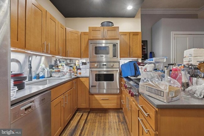 Foto del edificio - 916 Clinton St