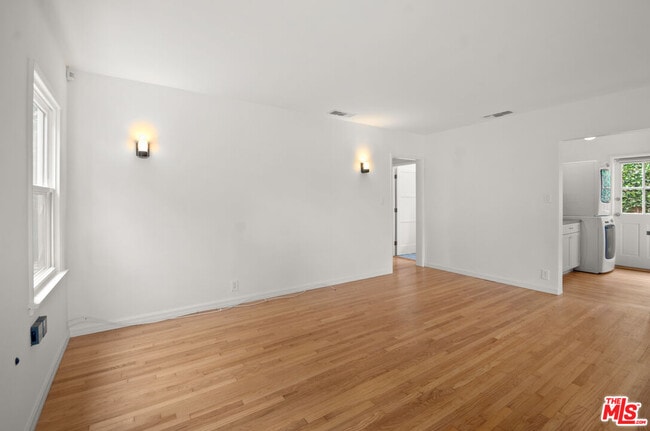 Building Photo - 10944 Aletta Ave