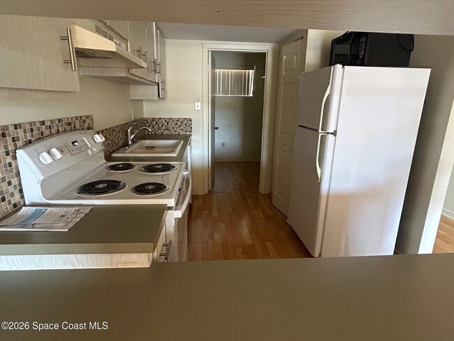 Foto del edificio - 2135 N Courtenay Pkwy