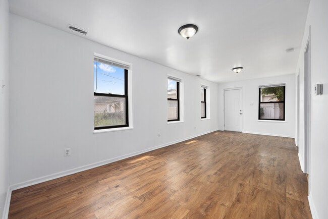 Foto del edificio - 2702 S Spaulding Ave