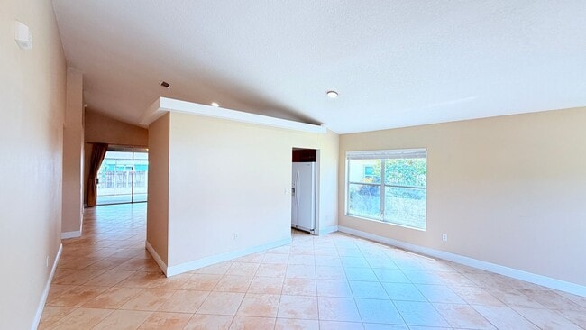 Building Photo - Now Available for Rent – A 3BR/ 2BA HOME in Orlando Where Comfort Meets Everyday Living! FULLY FE...