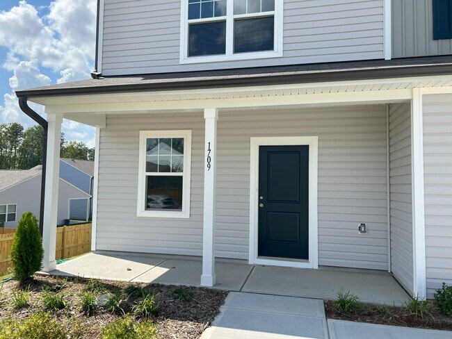 Building Photo - 1709 Luna Way