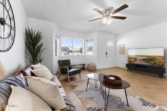 Building Photo - 6109 W Marconi Ave