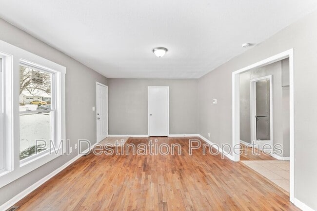 Building Photo - 1503 W 21st Terrace