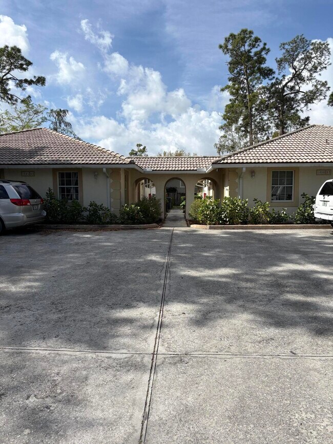 Building Photo - 1046 Goldenrod Rd