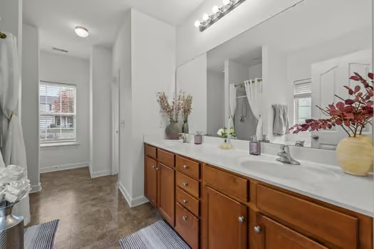 Building Photo - 2888 Watercrest Dr NW