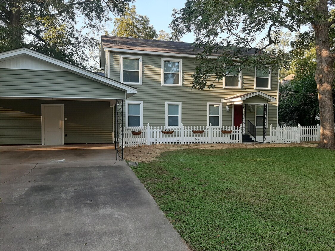 Primary Photo - 505 W Crockett St