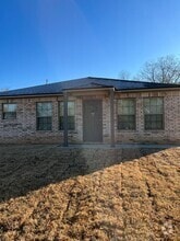 Building Photo - 500 N 38th St