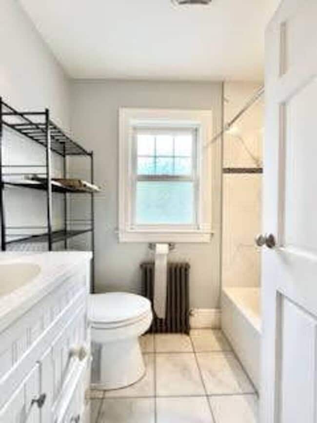 Building Photo - Single-Family House,In-Unit Washer and Dryer, Parking is Included, Central Heat/AC