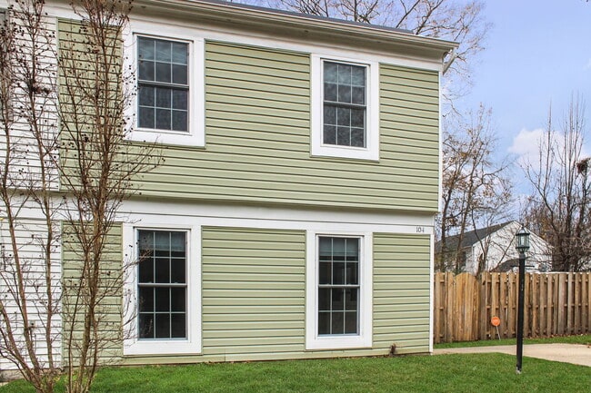 Building Photo - 104 Jennifer Dr