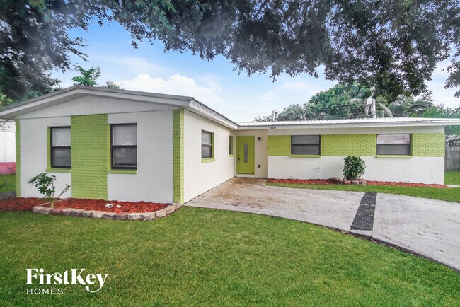 Building Photo - 1081 Coronado Drive